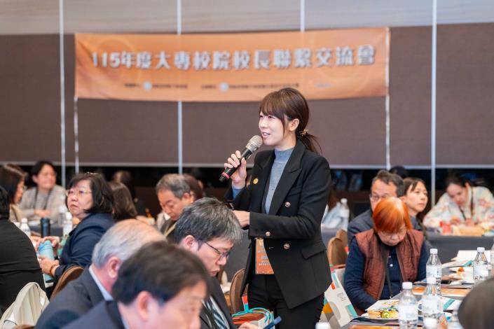 國立臺北大學顏汝芳副學務長在會中提出輔導學生就業的經驗分享_Instructions for literal