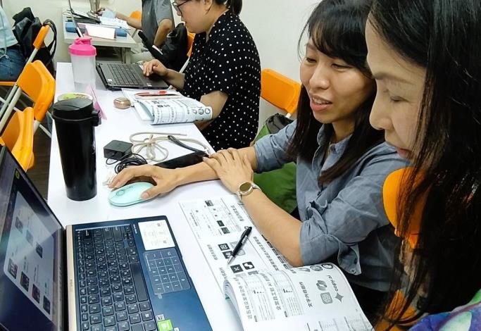 「產業人才投資方案」提供在職勞工每3年最高7萬元訓練補助，針對身心障礙者提供全額補助。12月還有123個班次即將開課。(非文中個案)_Instructions for literal