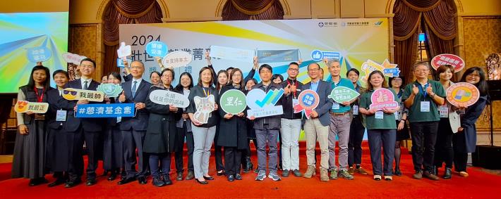 北分署輔導轄區四單位獲「壯世代就業菁采獎」，公私協力建構中高齡友善職場_Instructions for literal