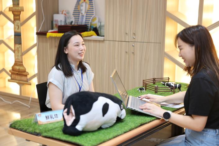 北分署青年暑期職涯活動中安排企業見習，邀請企業主為青年進行模擬面試，強化青年職場競爭力_Instructions for literal