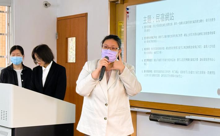 物理治療碩士小雯參加北分署「產業新尖兵計畫-全端工程師人才培訓班」，成功轉換跑道。圖為小雯在成果發表會上展現訓練期間所學成果_Instructions for literal