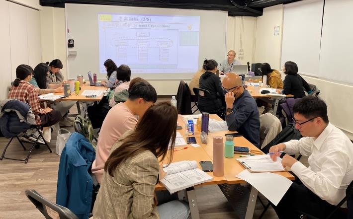 任職於行銷公關公司的小孜，參加北分署產業人才投資方案-PMP國際專案管理訓練班。訓後應用所學於專案，大幅提升團隊溝通效率_Instructions for literal