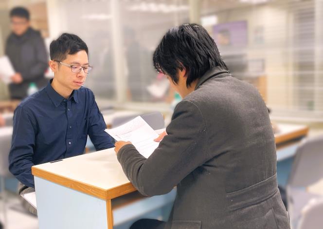 北分署「產業新尖兵計畫」結訓前邀請用人企業辦理現場就業媒合活動，提升訓後就業成效，也為產業注入新血_Instructions for literal