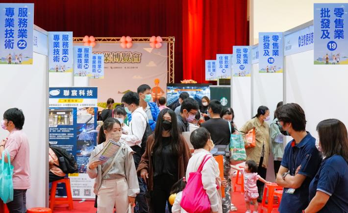 徵才活動求職者踴躍參與.JPG_Instructions for literal