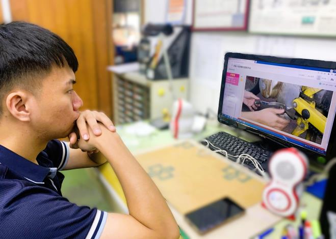 減班休息勞工利用勞動力發展署數位服務平台參加線上課程，依實際訓練時數領取津貼_Instructions for literal