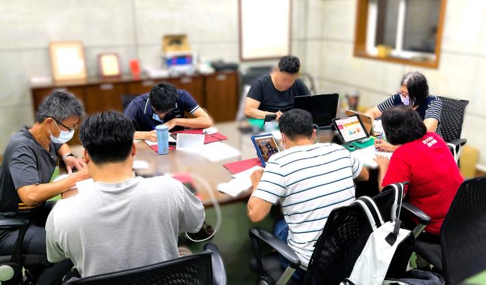 北分署協助企業與勞工申請「減班休息勞工再充電計畫」，勞工參加線上平台課程，依實際訓練時數申領津貼_Instructions for literal