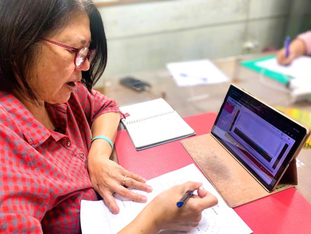 北分署協助企業與勞工申請「減班休息勞工再充電計畫」，輔導參加多元且符合市場需求的在職訓練_Instructions for literal