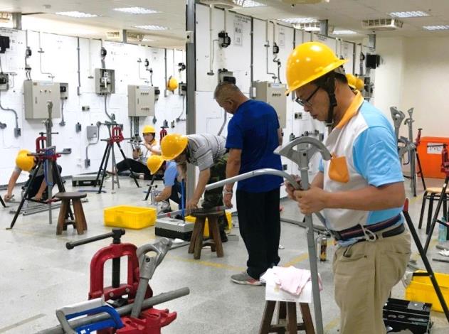 北分署宜蘭職業訓練場室內配線班上課實況_Instructions for literal