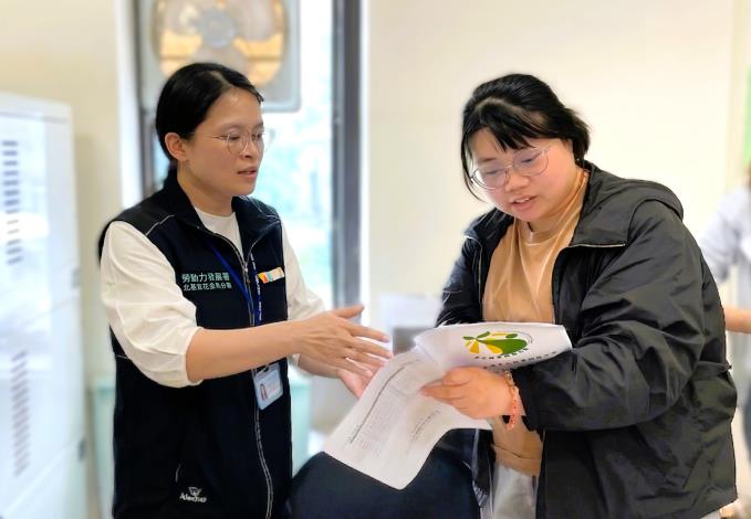 在「多元就業開發方案」提案說明會中，參與單位踴躍提問，北分署服務人員銜接後續輔導，幫助精準提案_Instructions for literal