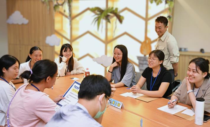 北分署YS青年暑期職涯營隊安排兩位專業職涯導師，陪伴青年在職涯路上持續前行，開啟屬於自己的職涯旅程(歷史照片)_Instructions for literal