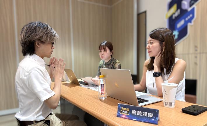 結訓當日北分署YS安排企業模擬面試，由企業主管及人資提供履歷與面試回饋，協助青年提升求職實戰力。_Instructions for literal