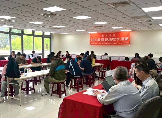 圖說:桃竹苗分署5月份將於新竹、苗栗地區辦理3場徵才活動，歡迎有興趣的民眾把握機會踴躍參加。(徵才活動示意圖)_Instructions for literal