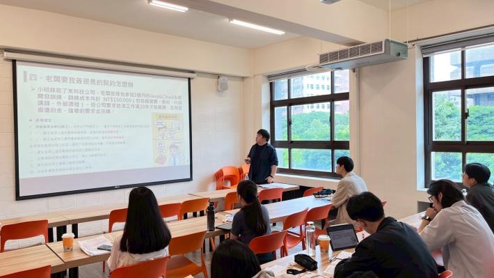 圖說:「賈桃樂青年企業實習推動計畫」鼓勵青年參加勞動法令課程，強化自身職場權益意識與法規知識。_Instructions for literal