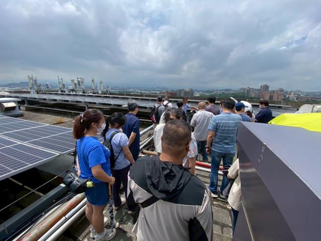 圖說:勞動部桃竹苗分署開辦ESG課程助青年成綠領尖兵，圖為課程實地訪視教學。_Instructions for literal