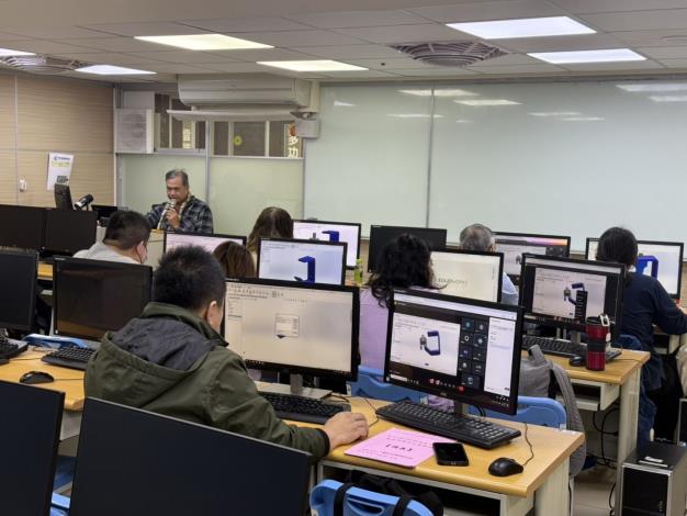 桃竹苗分署115年「產業人才投資方案」提供近420門課程，鼓勵在職勞工進修學習，為職涯升級。_Instructions for literal