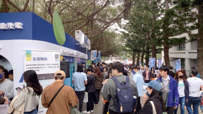 圖說:桃竹苗分署自3月起，攜手轄內20所大專校院，共同辦理21場大型校園徵才博覽會，集結超過1,800家企業參與，釋出逾5萬個工作機會。(此為活動示意圖)_Instructions for literal