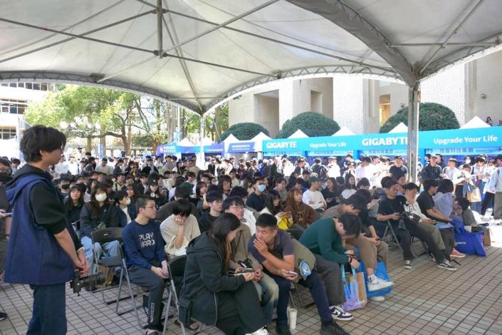 圖說：桃竹苗分署辦理「2026 桃竹苗OpenHouse就業博覽會」徵才活動現場氣氛熱絡。_Instructions for literal