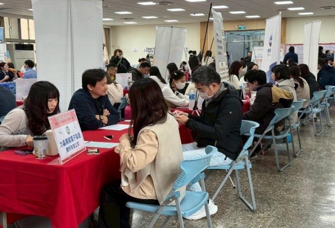 圖說：桃竹苗分署5月份在桃園、新竹、苗栗地區辦理7場徵才活動，歡迎有求職需求的民眾踴躍參與。（此為活動示意圖）_Instructions for literal