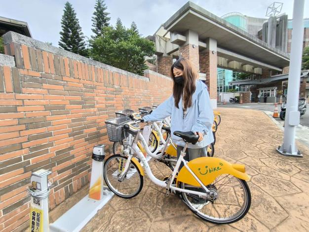 圖說:桃竹苗分署啟用15柱YouBike公共自行車租賃站，提供洽公民眾、參訓學員及訪客更便利、彈性的綠色交通新選擇。_Instructions for literal