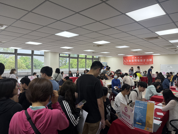 圖說:苗栗就業中心7/9、18舉辦現場徵才活動，兩場活動職缺多元，歡迎社會新鮮人及失（待）業民眾踴躍參加。（此為活動示意圖）_Instructions for literal