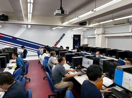 圖說：桃竹苗分署與150家轄區訓練單位合作規劃超過500門產業人才培育課程，預計提供逾1萬人次在職訓練機會。_Instructions for literal