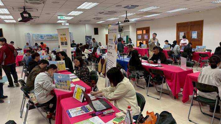 圖說：桃竹苗分署8月份在桃園、新竹、苗栗地區辦理8場徵才活動，歡迎有求職需求的民眾踴躍參與。（此為活動示意圖）_Instructions for literal