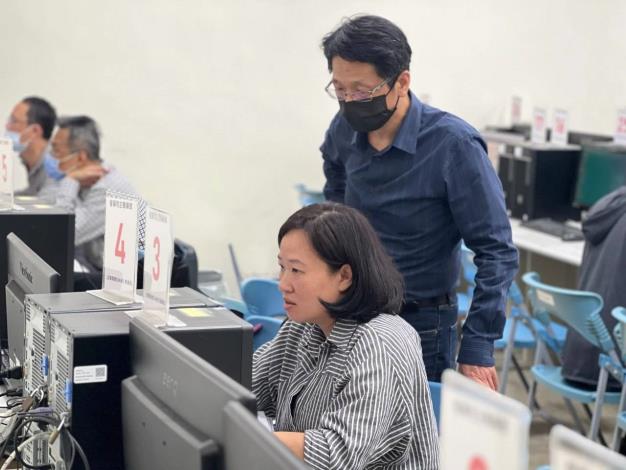 圖2.小琪參加「生成式AI數位創作設計應用實務班」幫助家族事業開創經營新局_Instructions for literal