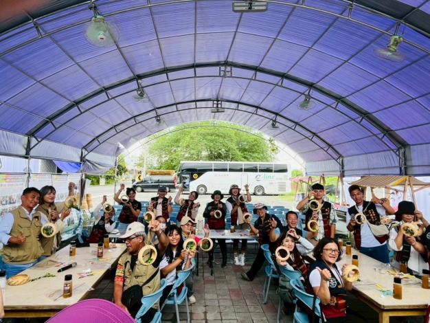 圖1.南投縣竹山鎮富州社區發展協會帶領民眾體驗植物吊飾竹藝DIY_Instructions for literal