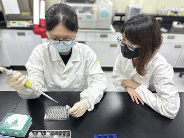 圖1.青年透過工作崗位訓練能迅速上手_Instructions for literal