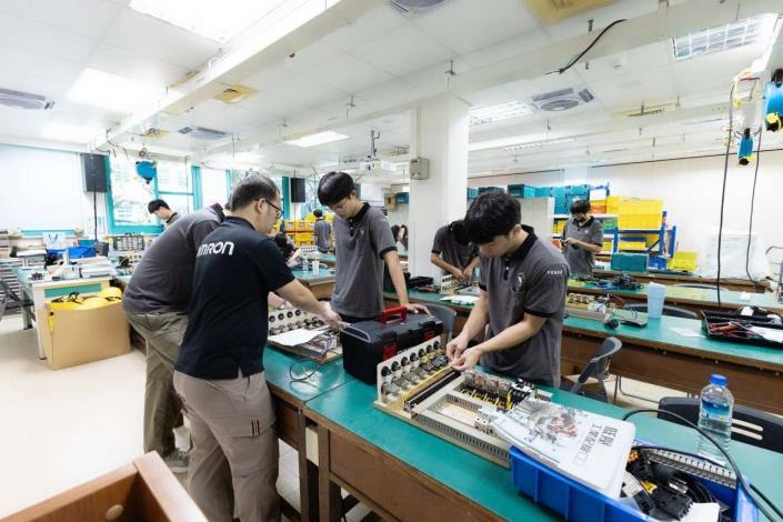 圖1.中彰投分署鼓勵民眾善用職訓資源，打造就業即戰力_Instructions for literal