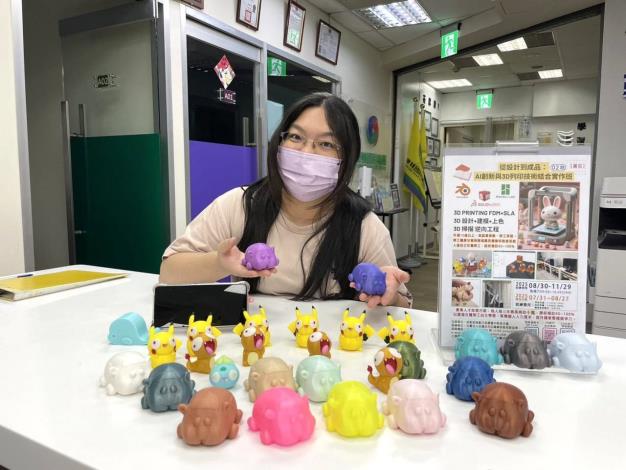 圖2.妍君在工作之餘參加產投 持續充實自我_Instructions for literal