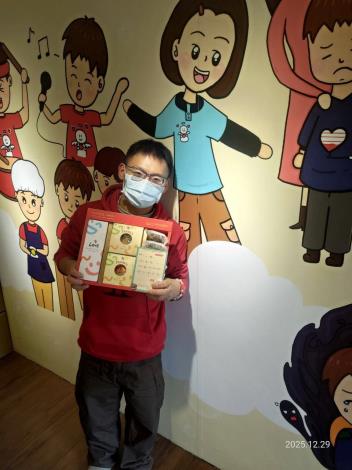 圖1.臺中市身心障礙者福利關懷協會推出福滿酥香禮盒_Instructions for literal