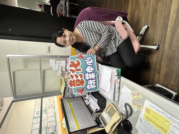 圖1.阿慧於享樂活護理之家擔任會計.JPG_Instructions for literal