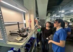 圖3導入數位量測工具與搭配原有眼鏡使用的夾式濾光偏光鏡片，提升用眼舒適度_Instructions for literal