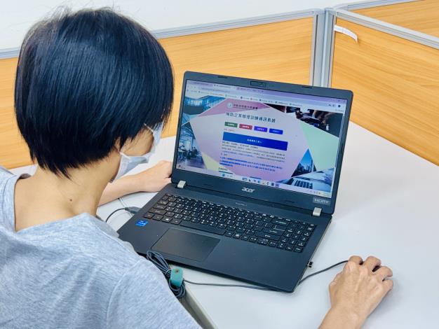 圖2.「減班休息勞工再充電計畫」開放線上申請，民眾免出門也能申辦。_Instructions for literal