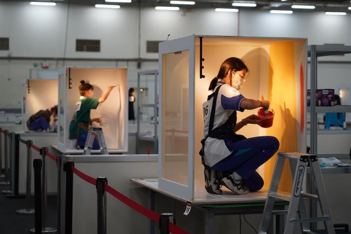 展示設計題目僅有試題簡介，選手從解題到完成展框，中間包含多項工序(擷取於技能競賽網站)_Instructions for literal