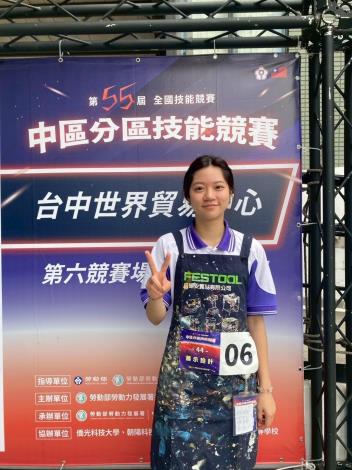 莊玉雪首次參加展示設計職類，就拿下該職類第55屆分區賽、全國賽、二階國手選拔賽第一名的成績(1)_Instructions for literal