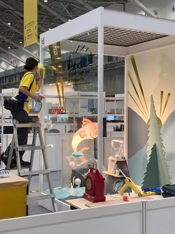 展示設計國手莊玉雪，從分區賽起就日練14個小時備賽，終於在本屆國手選拔賽中，以黑馬之姿突破重圍獲選國手資格.JPG_Instructions for literal