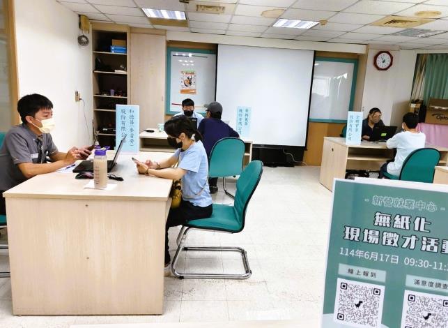 圖2.徵才廠商不乏國內百大企業，民眾可攜帶履歷，多多把握機會。(資料照片)_Instructions for literal