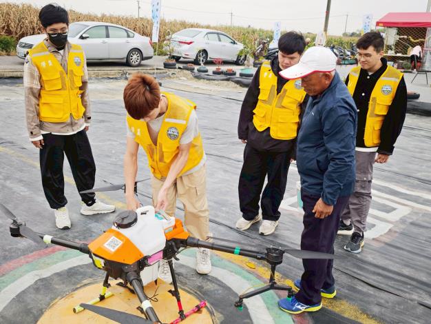 產業新尖兵計畫聚焦人工智慧、資訊科技、電子電機、數位行銷等熱門領域，培養企業所需即戰力人才。_Instructions for literal