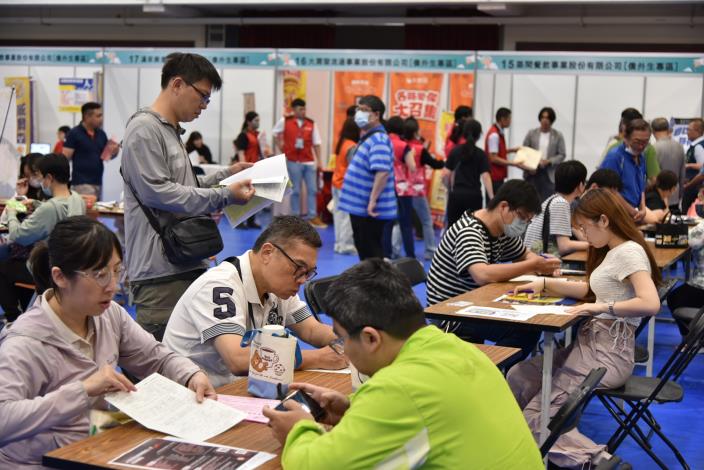 2026雲嘉南區就業博覽會，將於6月27日上午10時至下午3時，在成大中正堂舉行。（徵才資料照片）2.JPG_Instructions for literal
