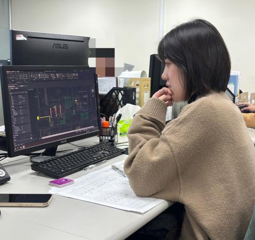 黃小婷於職訓期間累積繪圖基礎能力，使她能快速適應職場節奏、展現自我職能價值_Instructions for literal